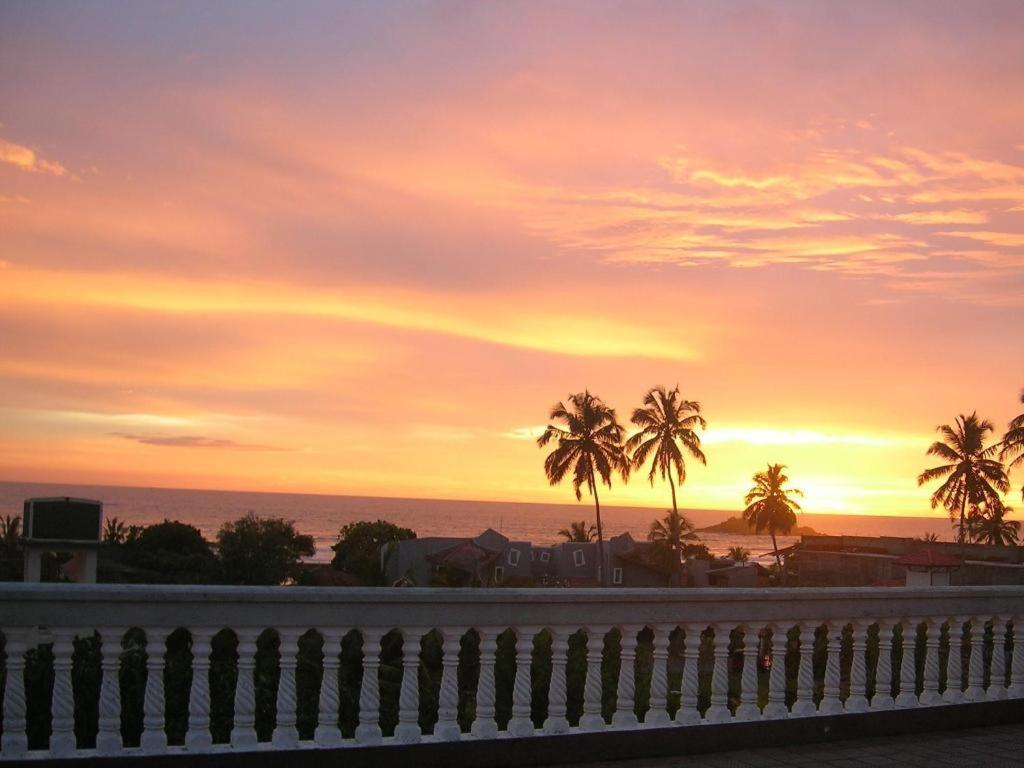 Sagarika Beach Hotel Moragalla Exterior photo