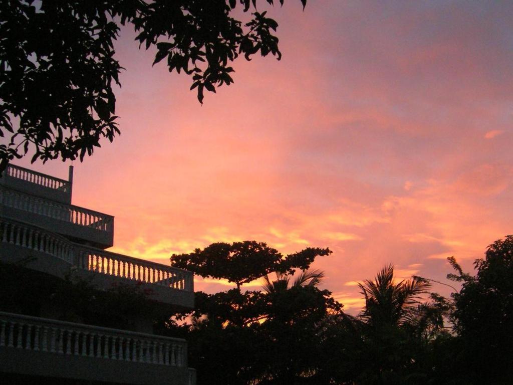 Sagarika Beach Hotel Moragalla Exterior photo