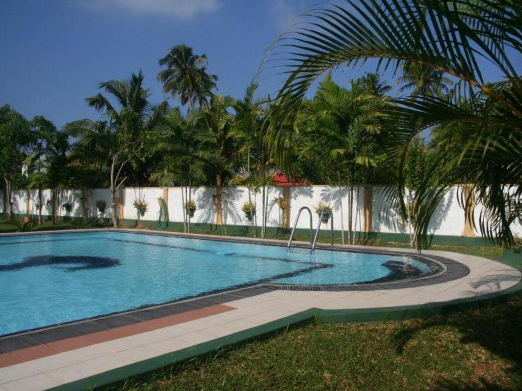 Sagarika Beach Hotel Moragalla Exterior photo