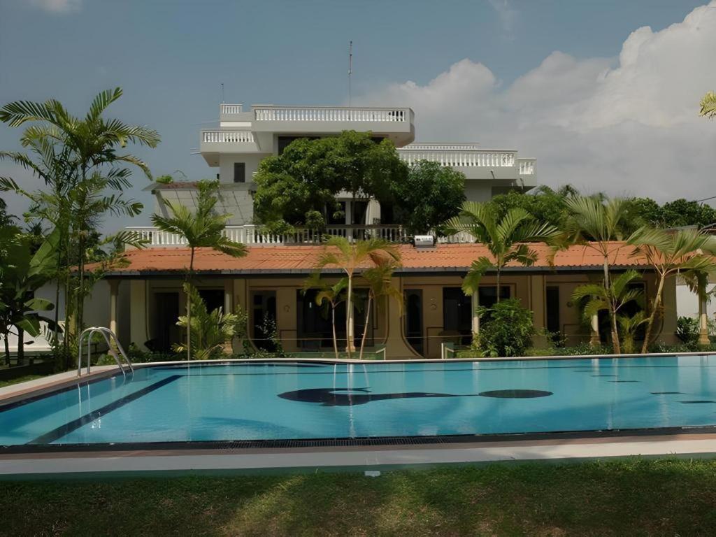 Sagarika Beach Hotel Moragalla Exterior photo