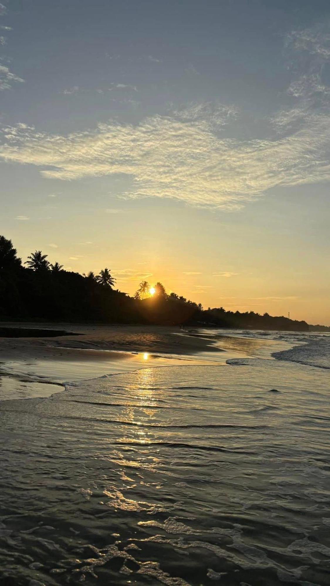 Sagarika Beach Hotel Moragalla Exterior photo