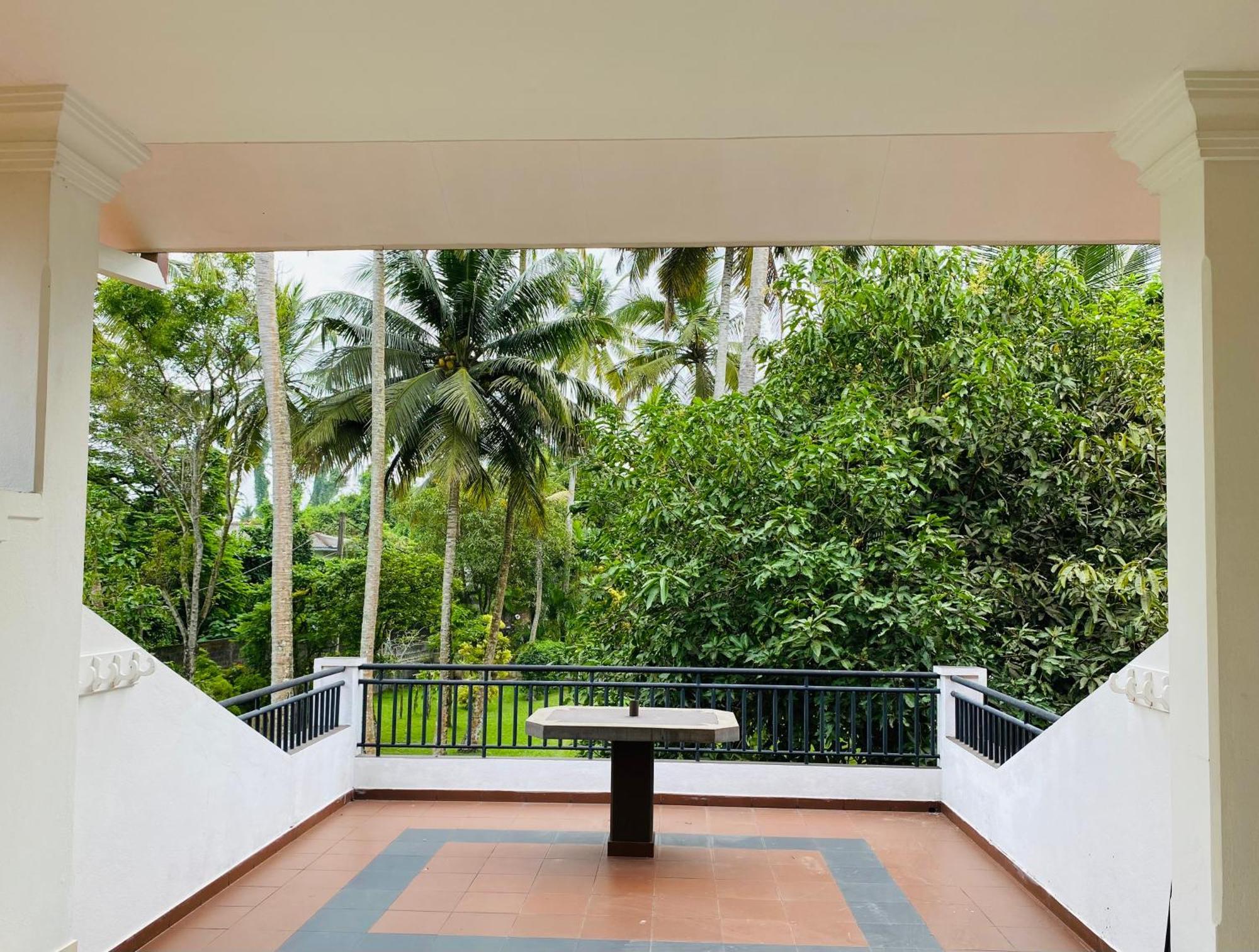 Sagarika Beach Hotel Moragalla Exterior photo